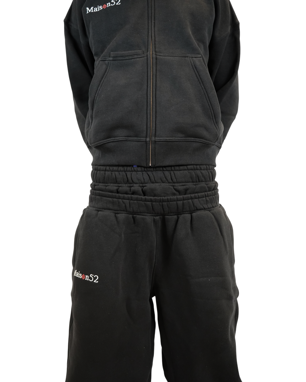 Tracksuit noir Maison52 porté, modèle 1m83 taille M
