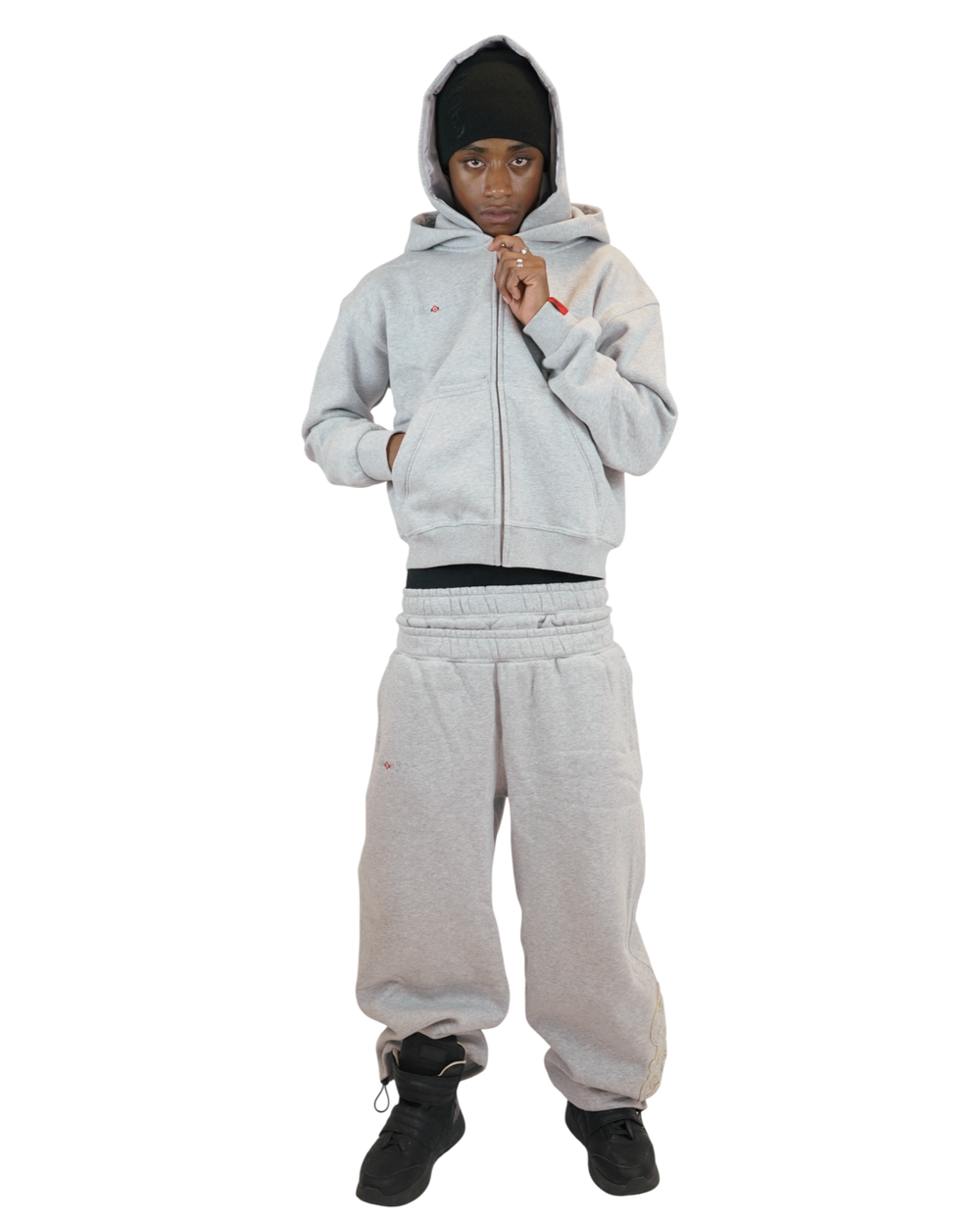Tracksuit gris Maison52 porté, modèle 1m83 taille M