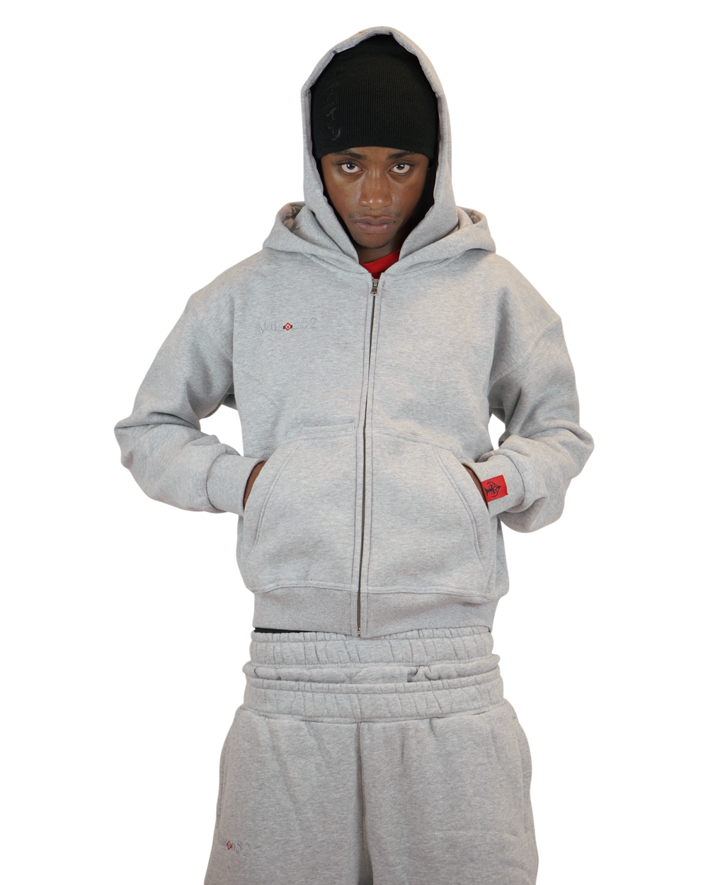 Tracksuit gris Maison52 porté, modèle 1m83 taille M