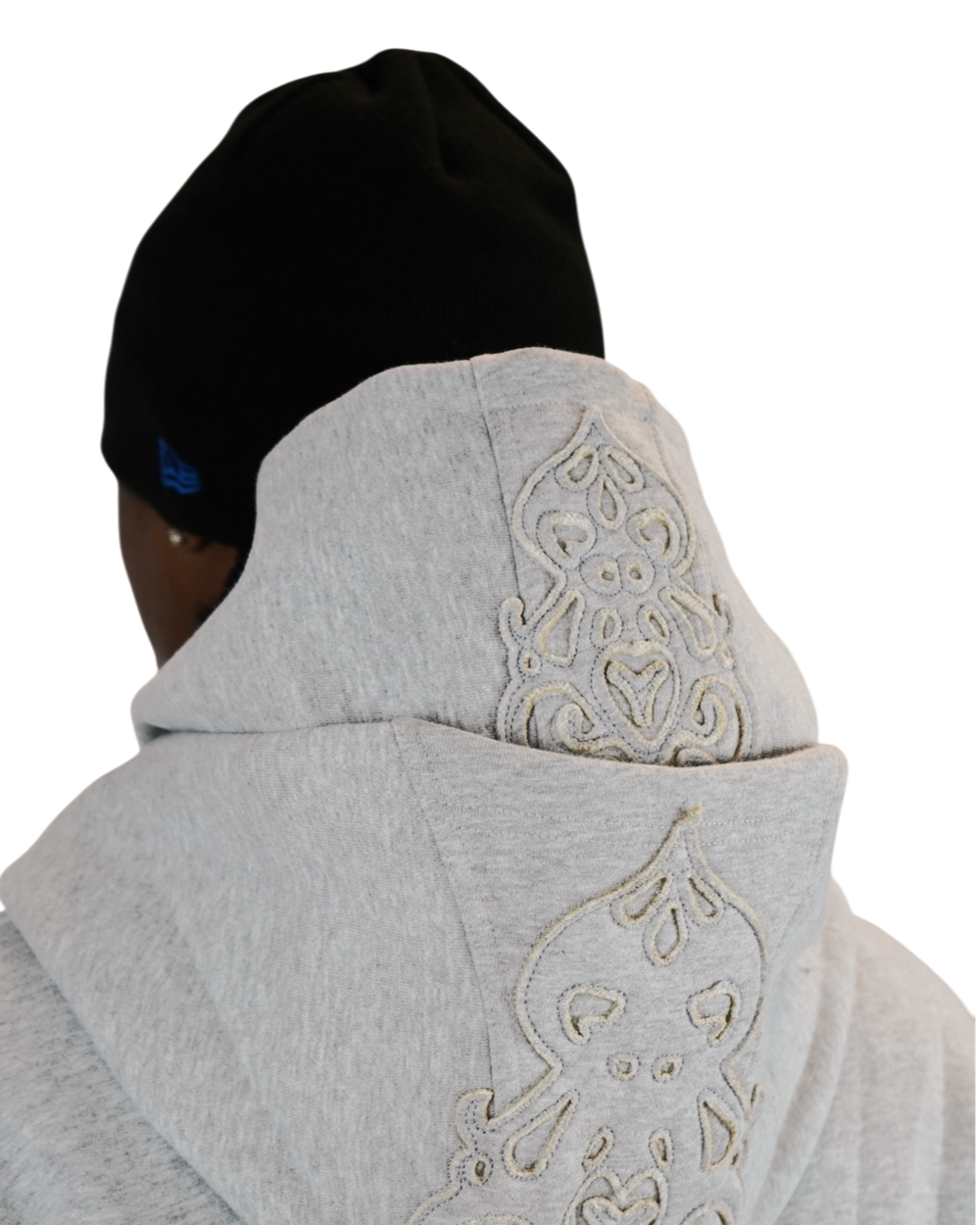 Tracksuit gris Maison52 porté, modèle 1m83 taille M