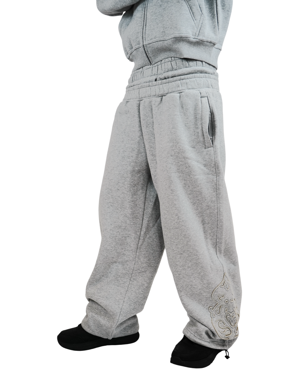 Tracksuit gris Maison52 porté, modèle 1m83 taille M